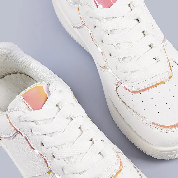 China Manufacturer Footwear Simple Styles Flat White Leather Men Women Casual Shoes 2021